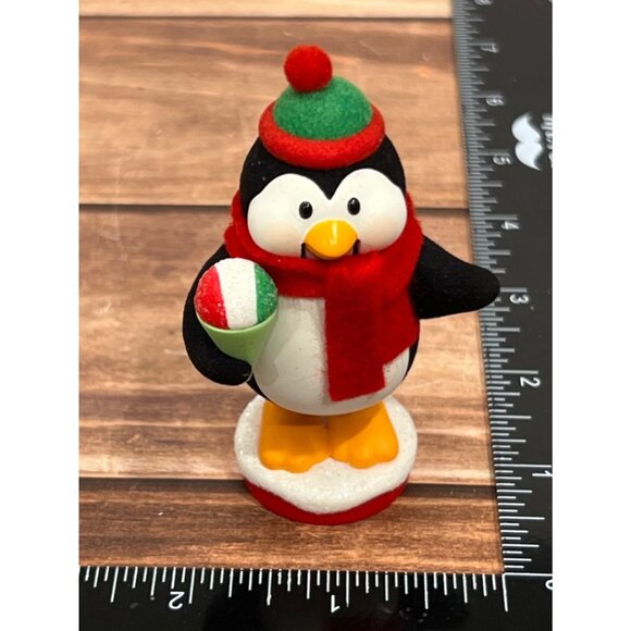 2010 HALLMARK KEEPSAKE ORNAMENT QX8326 "SNOW" HAPPY TO SERVE PENGUIN NUTCRACKER - Picture 5 of 9